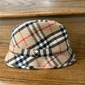 Vintage Burberrys Tan and Black Plaid Wool Men’s Bucket Hat